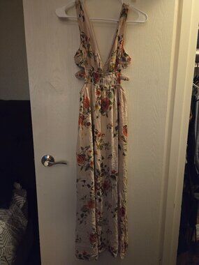 Floral maxi dress with cut out sides